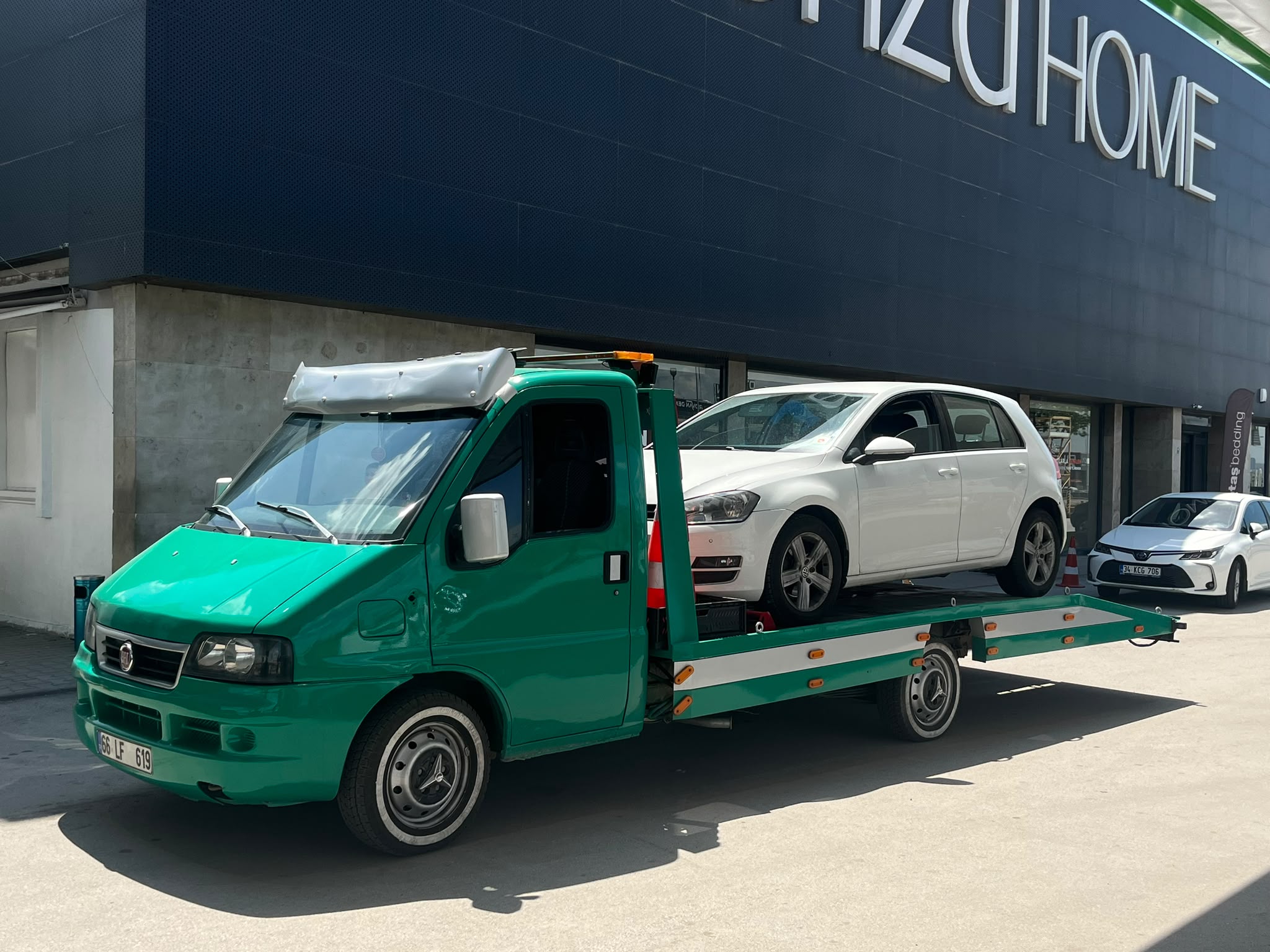 Oto Kurtarıcı ve Yol Yardım